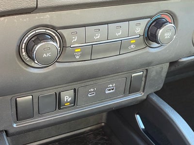 2023 Nissan Frontier SV