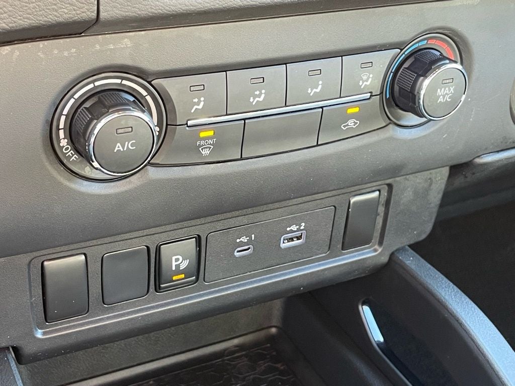 2023 Nissan Frontier SV