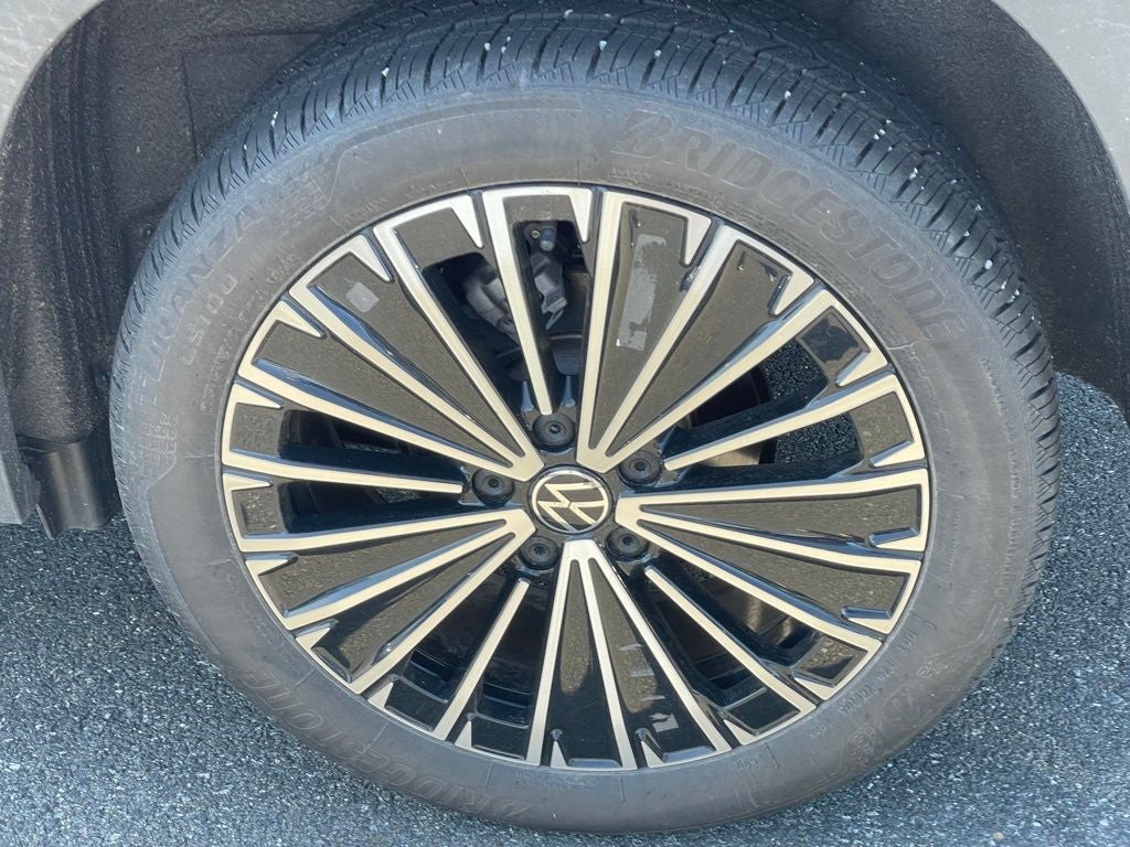 2025 Volkswagen Taos 1.5T SE