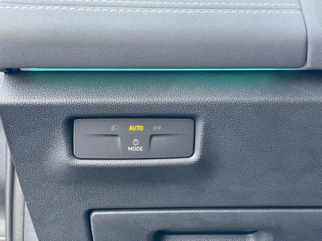 2025 Volkswagen Tiguan 2.0T SE R-Line Black