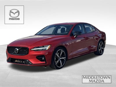 2024 Volvo S60 B5 Core Dark Theme