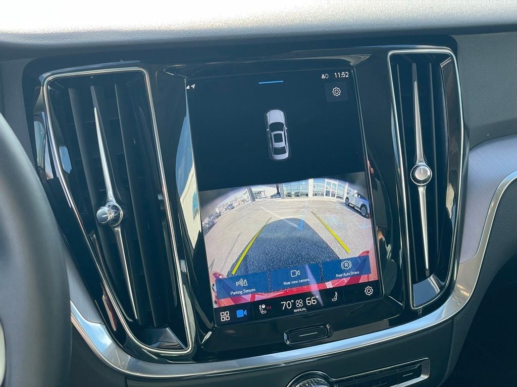 2024 Volvo S60 B5 Core Dark Theme