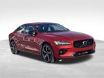 2024 Volvo S60 B5 Core Dark Theme