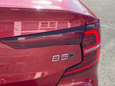 2024 Volvo S60 B5 Core Dark Theme