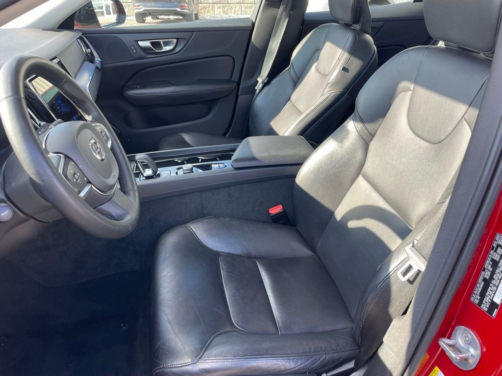 2024 Volvo S60 B5 Core Dark Theme