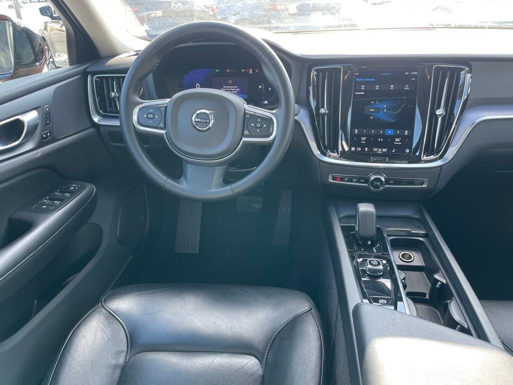 2024 Volvo S60 B5 Core Dark Theme