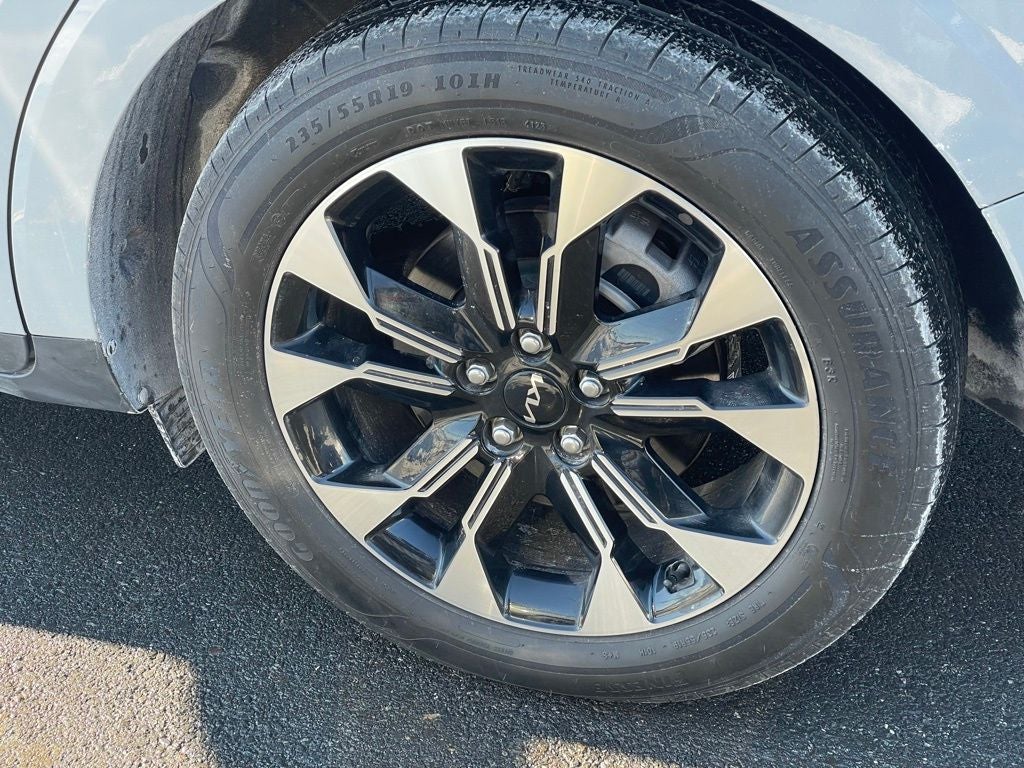 2024 Kia Carnival EX