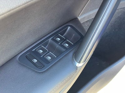 2017 Volkswagen Golf R Base 4Motion