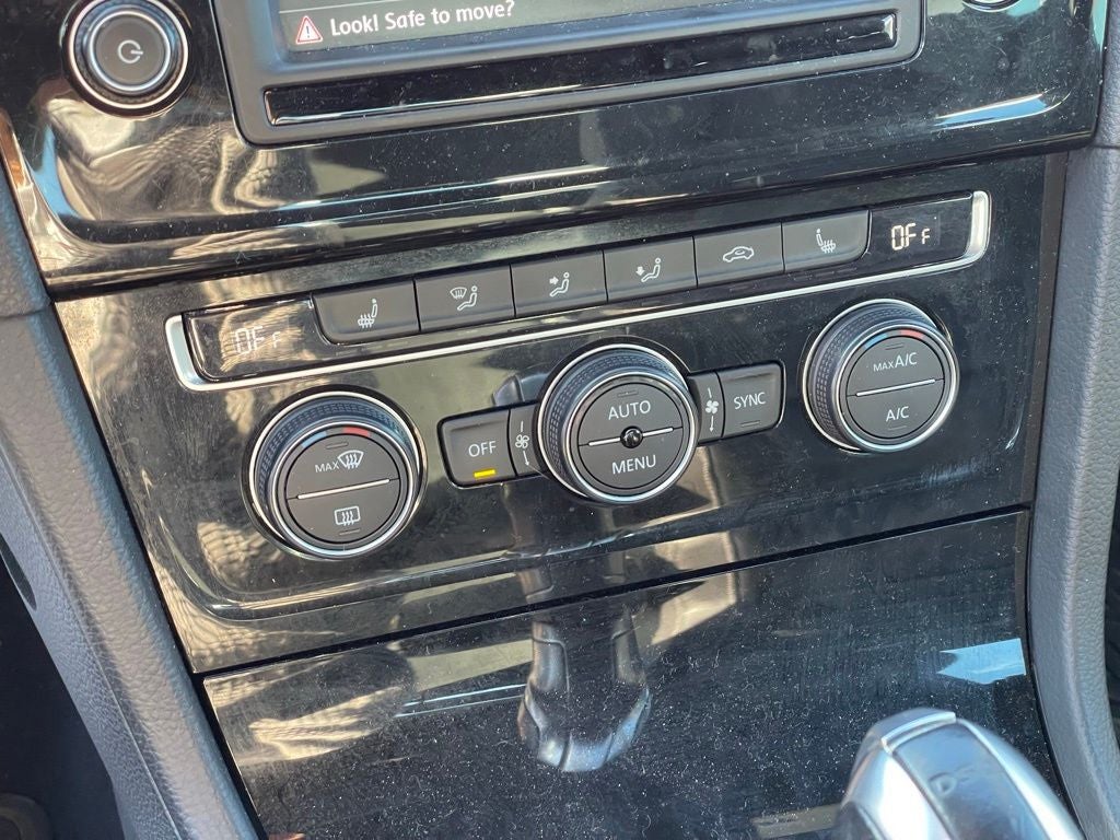 2017 Volkswagen Golf R Base 4Motion