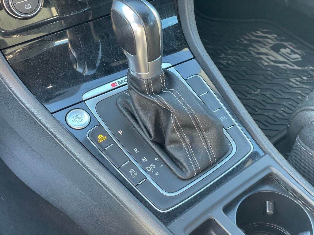 2017 Volkswagen Golf R Base 4Motion