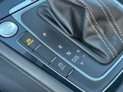 2017 Volkswagen Golf R Base 4Motion