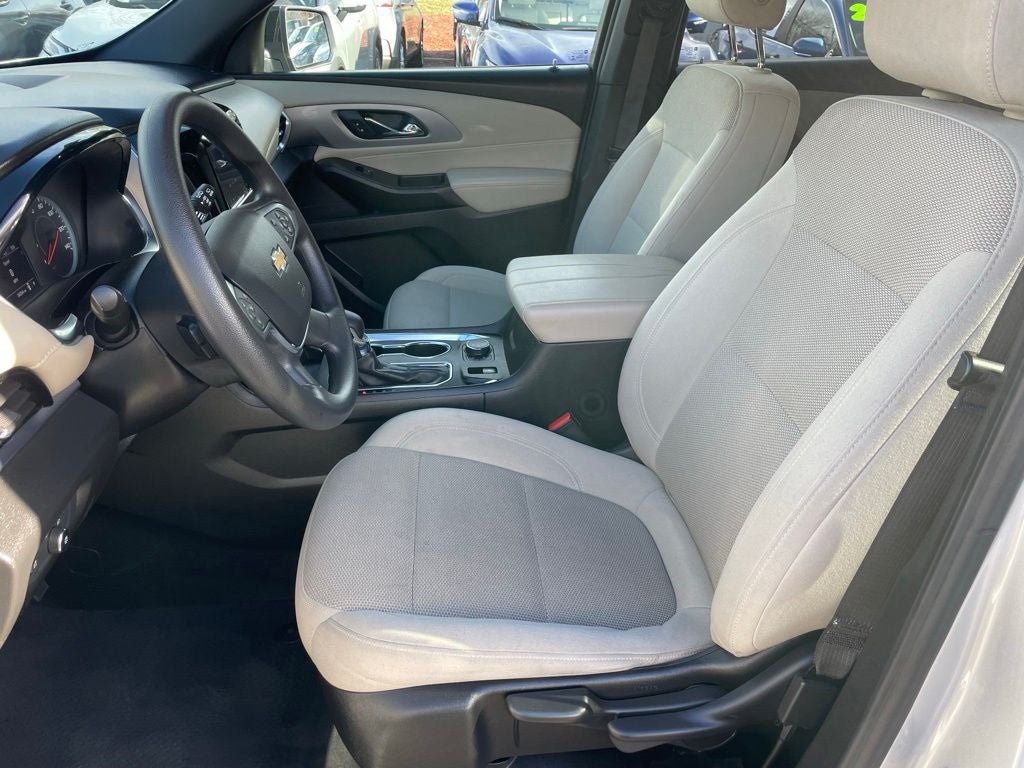 2022 Chevrolet Traverse LS