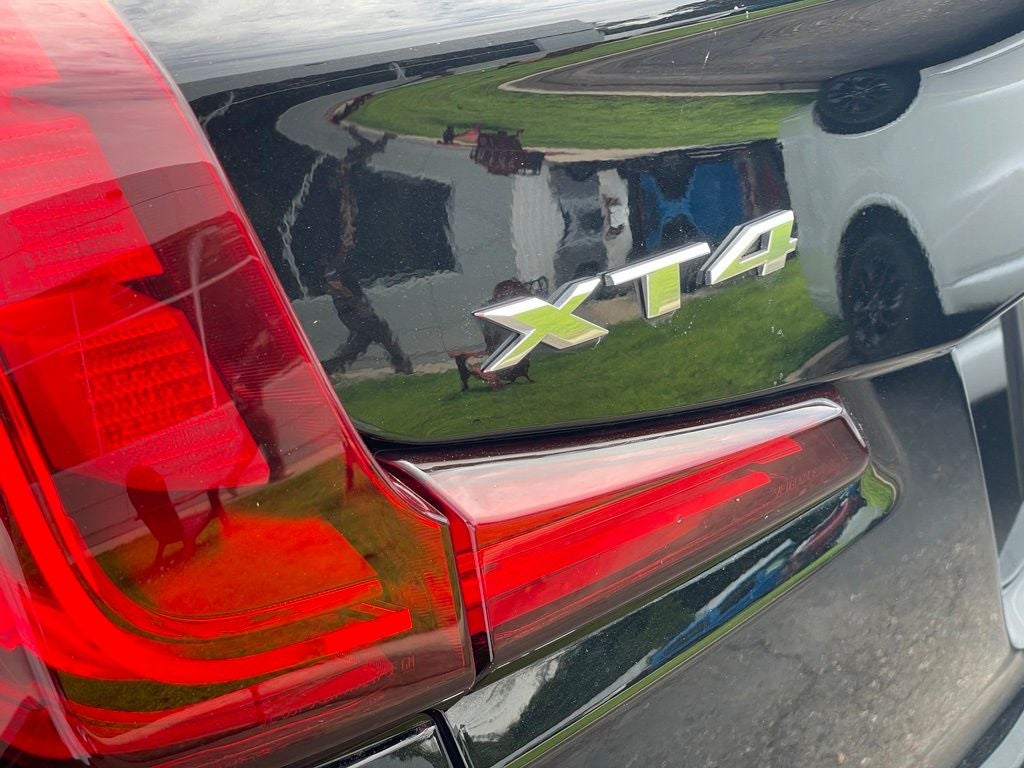 2021 Cadillac XT4 Luxury