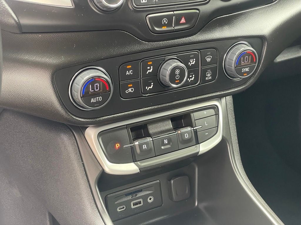 2022 GMC Terrain SLT