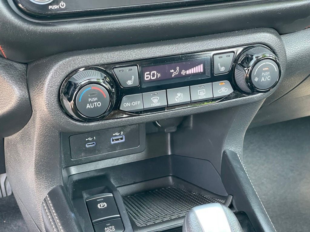 2021 Nissan Kicks SR