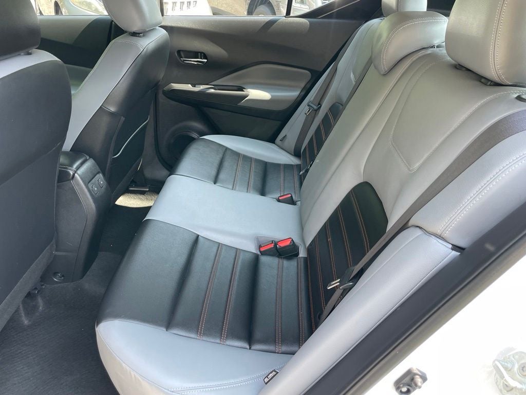 2021 Nissan Kicks SR