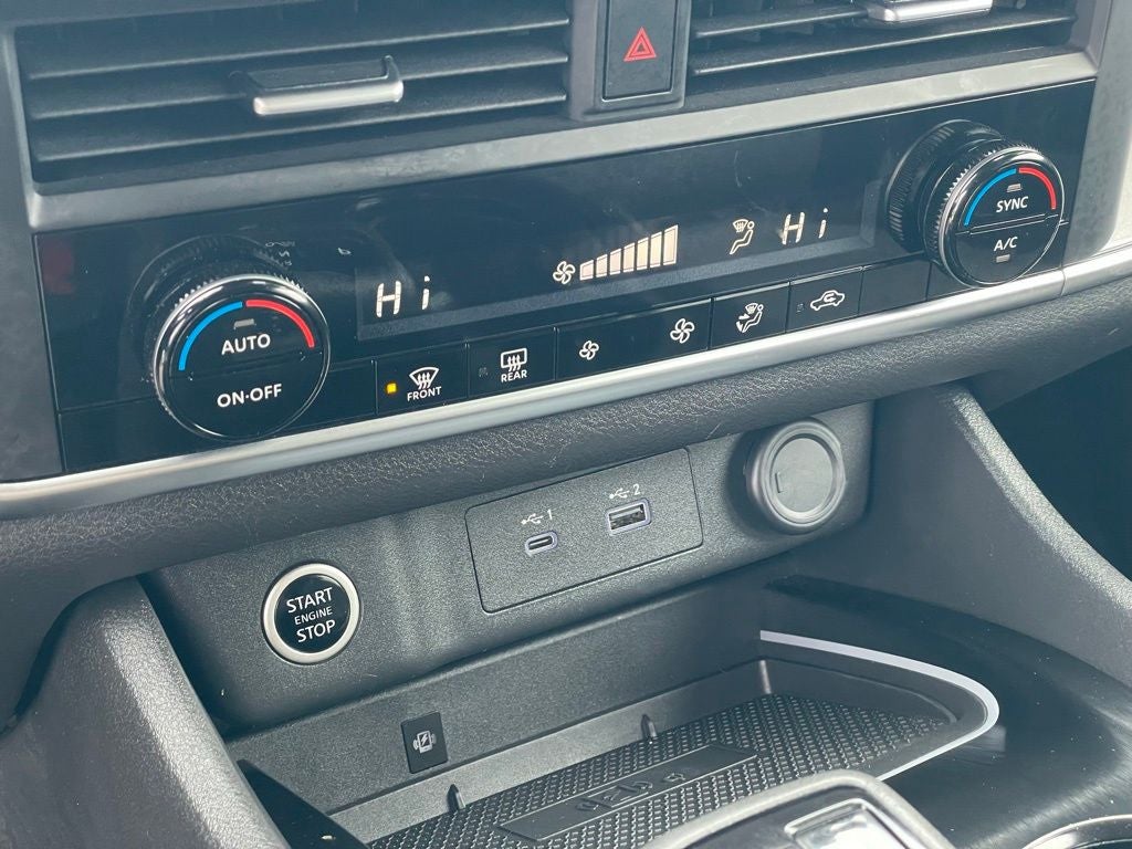 2023 Nissan Rogue SV Cloth Seating