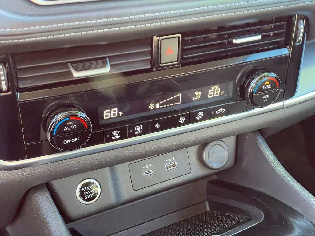 2022 Nissan Rogue SV