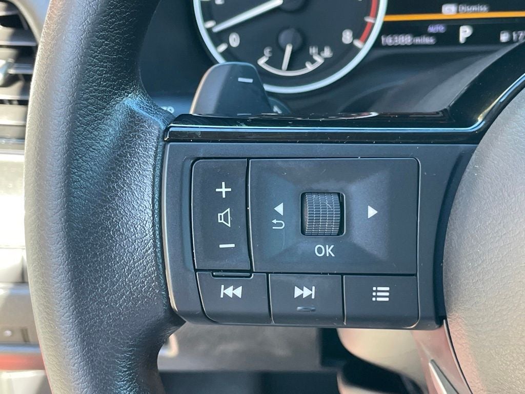 2022 Nissan Rogue SV Cloth Seating