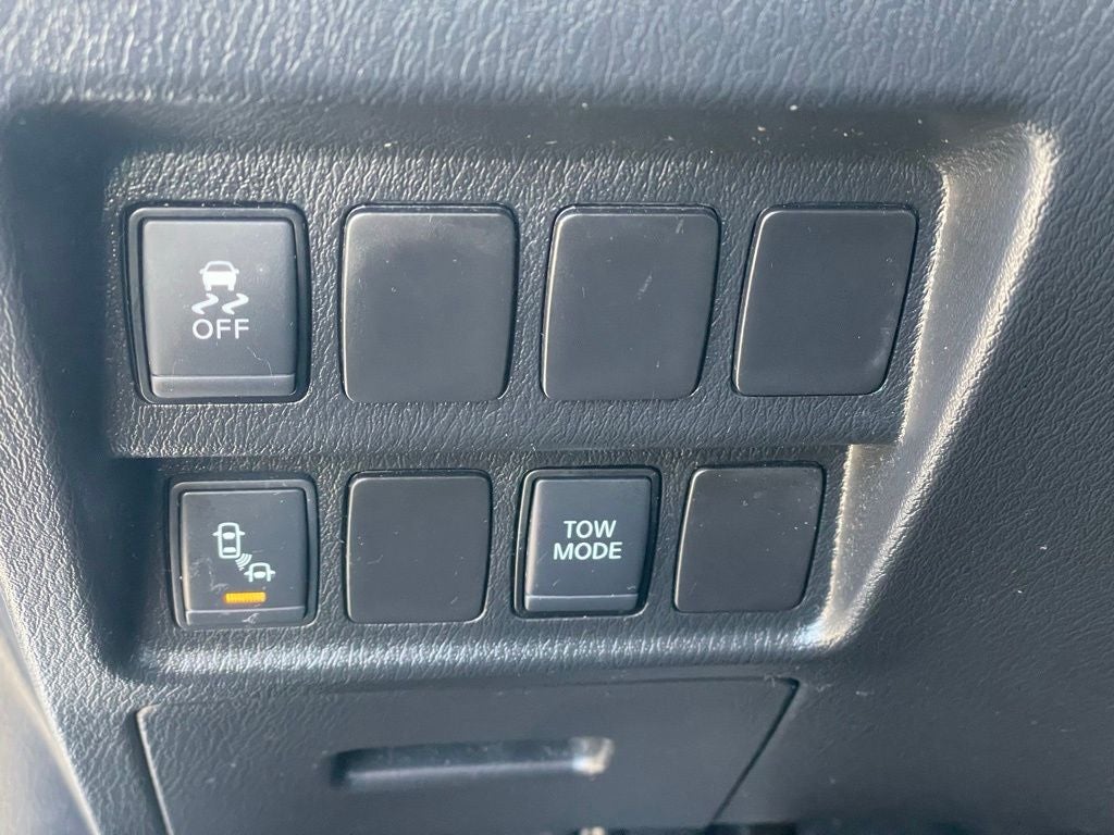 2020 Nissan Pathfinder SV