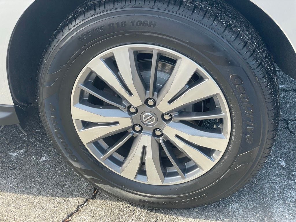 2020 Nissan Pathfinder SV