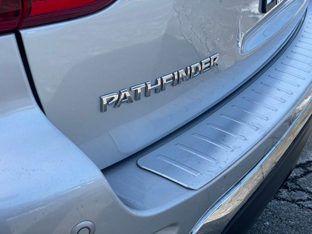 2020 Nissan Pathfinder SV