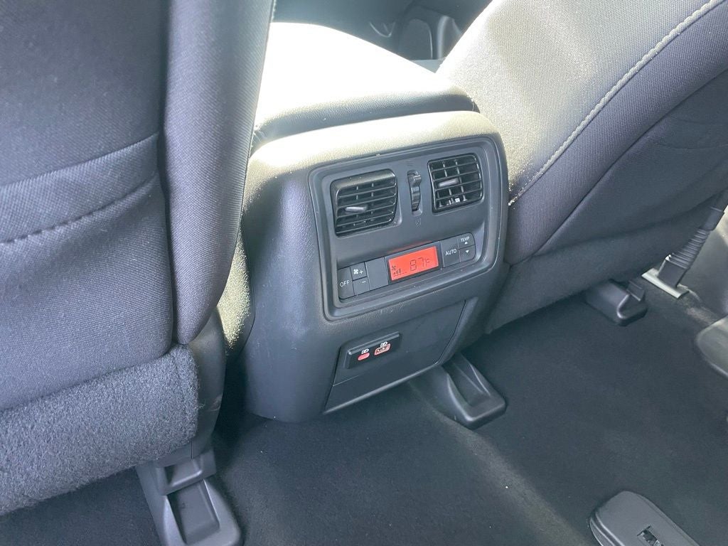 2020 Nissan Pathfinder SV