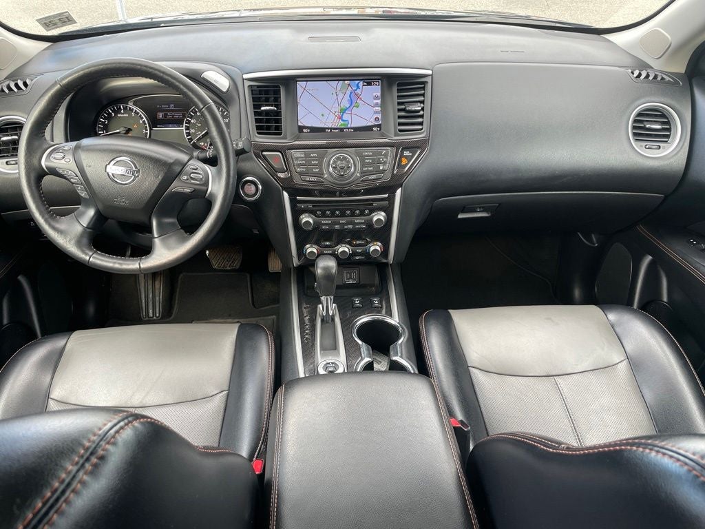 2020 Nissan Pathfinder SL