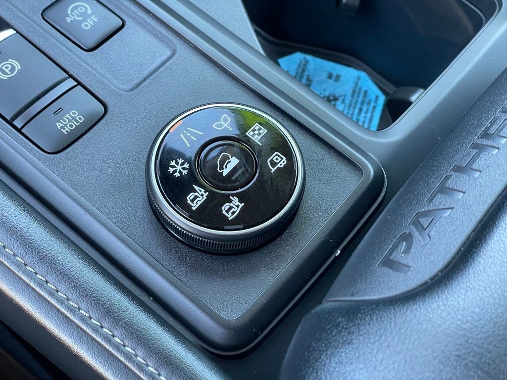 2024 Nissan Pathfinder S