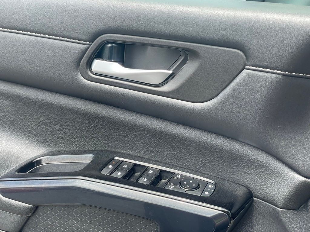 2022 Nissan Pathfinder S