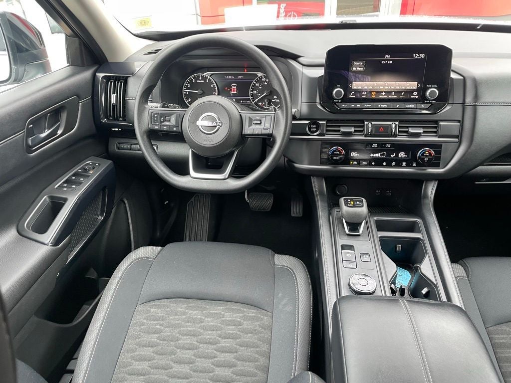 2025 Nissan Pathfinder S