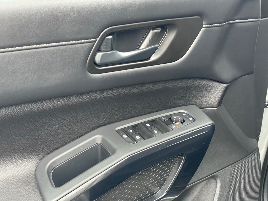 2025 Nissan Pathfinder S