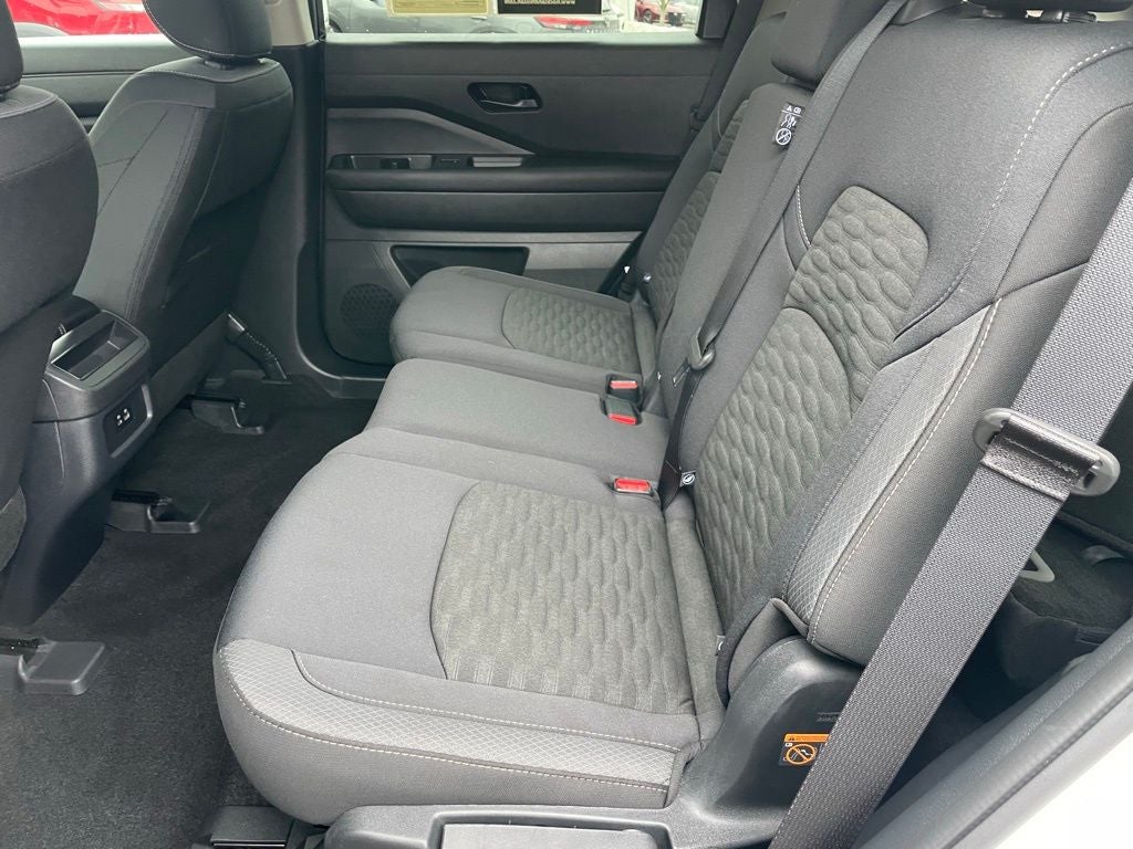 2025 Nissan Pathfinder S