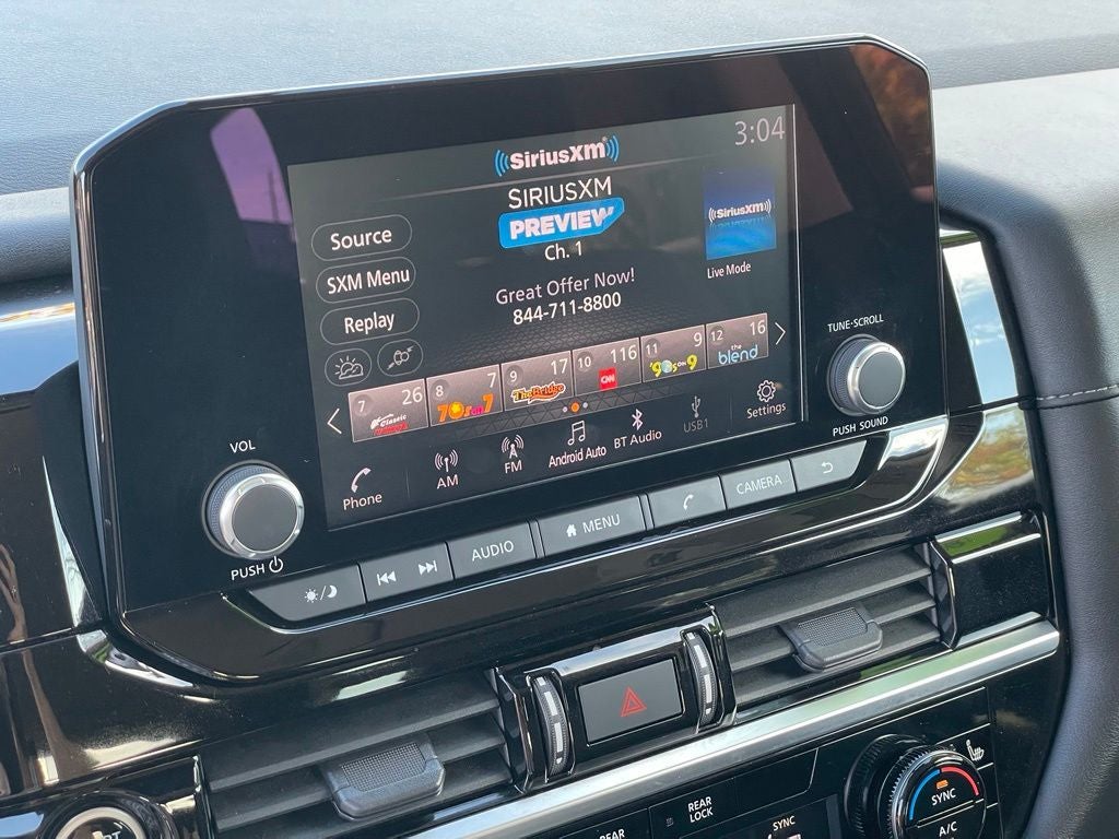 2024 Nissan Pathfinder SV