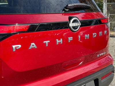 2024 Nissan Pathfinder SV