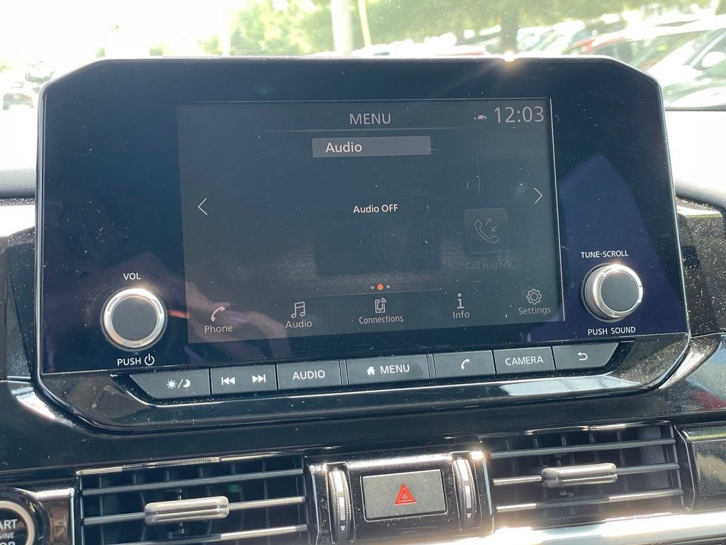 2024 Nissan Pathfinder SV