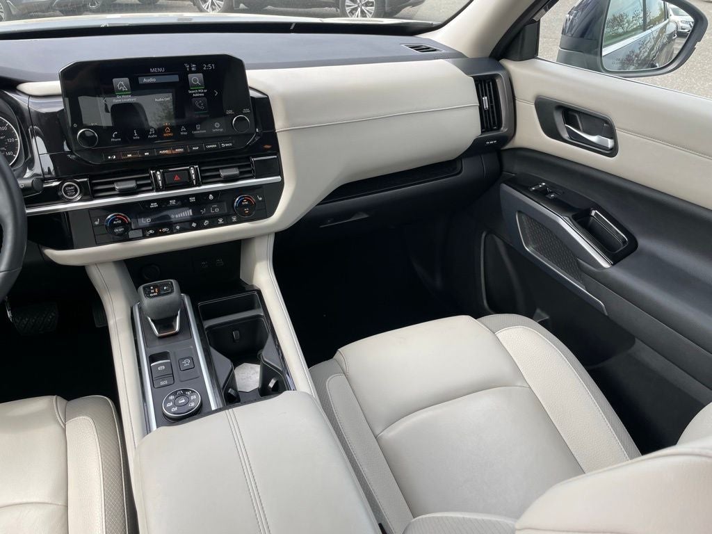 2024 Nissan Pathfinder SL