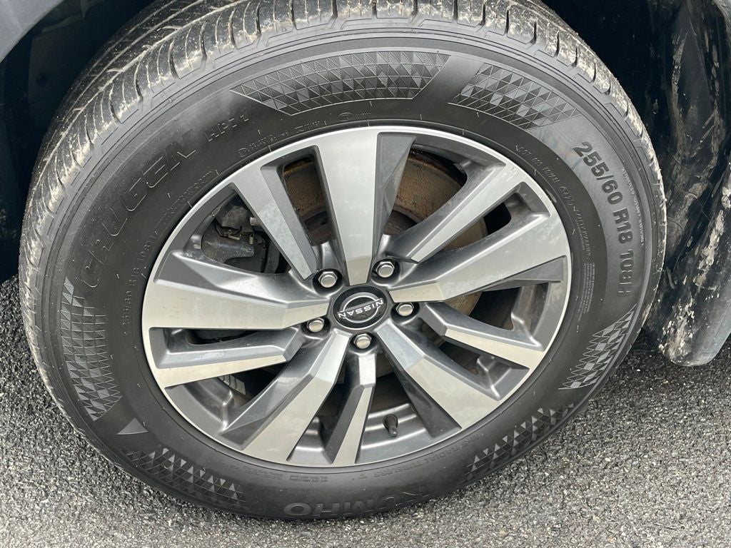 2024 Nissan Pathfinder SL