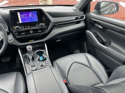 2023 Toyota Highlander Base