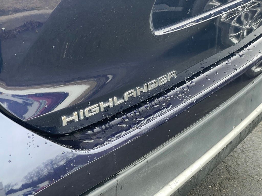 2023 Toyota Highlander Base