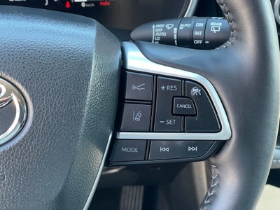 2023 Toyota Highlander Base