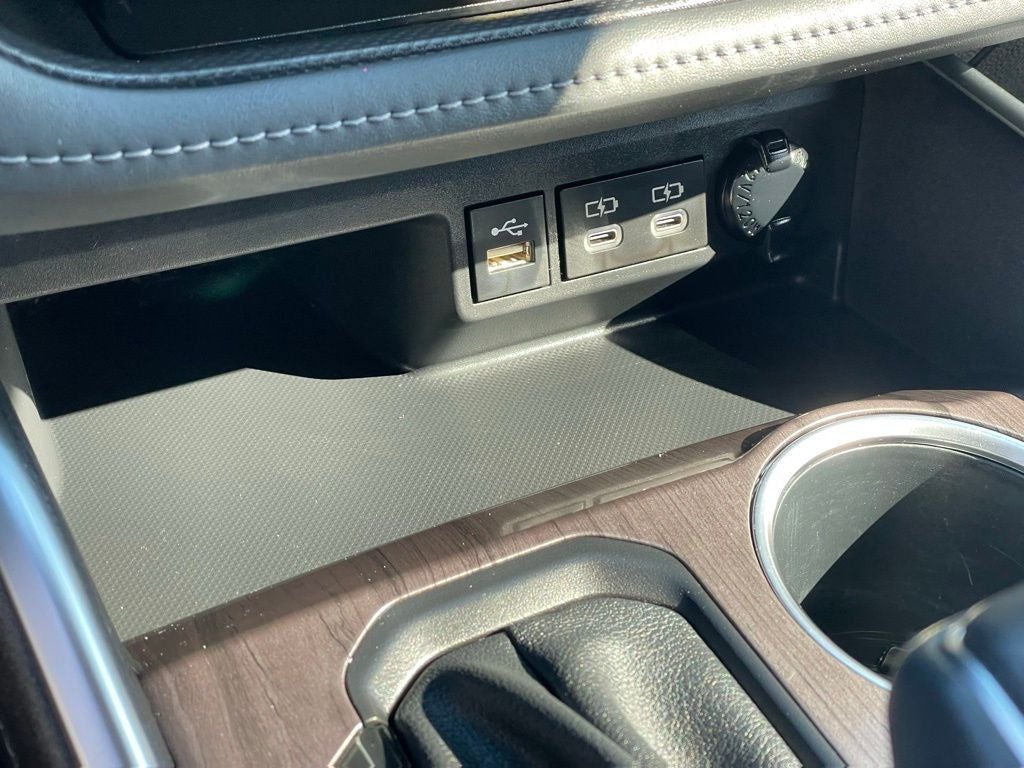 2023 Toyota Highlander Base