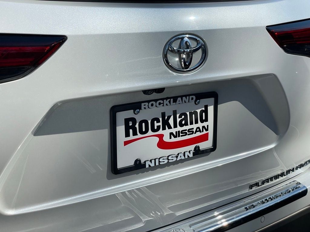 2023 Toyota Highlander Base