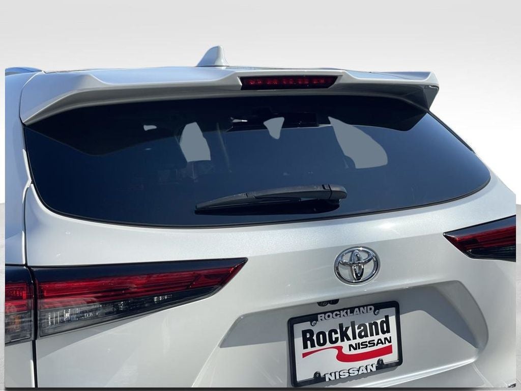 2023 Toyota Highlander Base