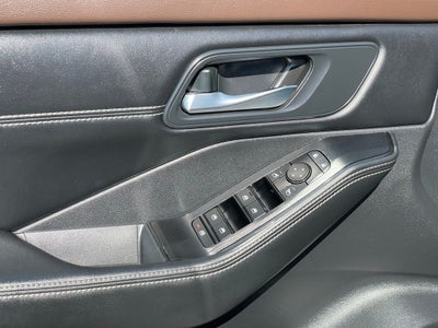 2023 Nissan Rogue SV Midnight/Premium