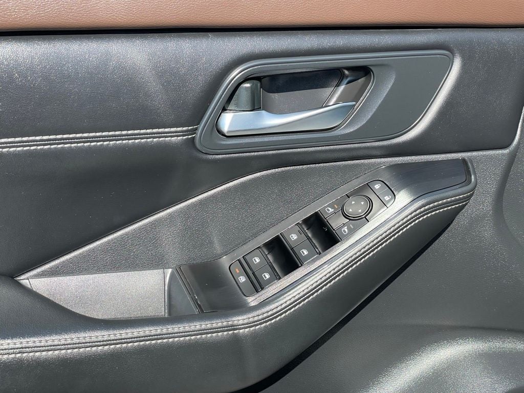 2023 Nissan Rogue SV Midnight/Premium