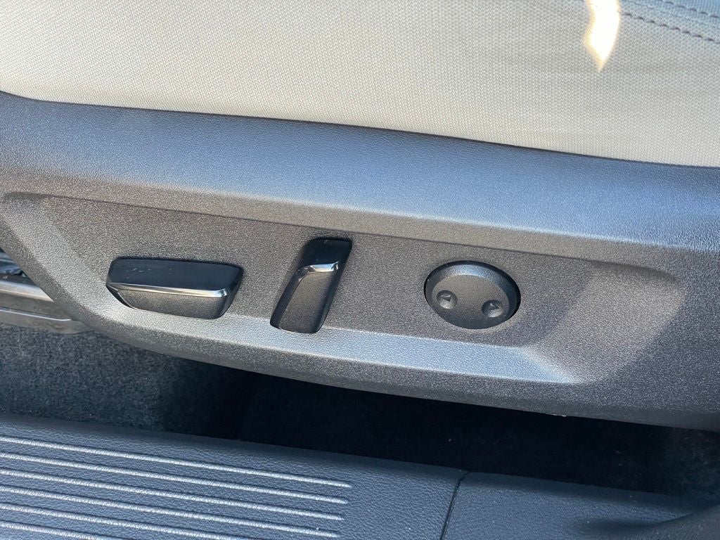 2023 Nissan Rogue SV Cloth Seats