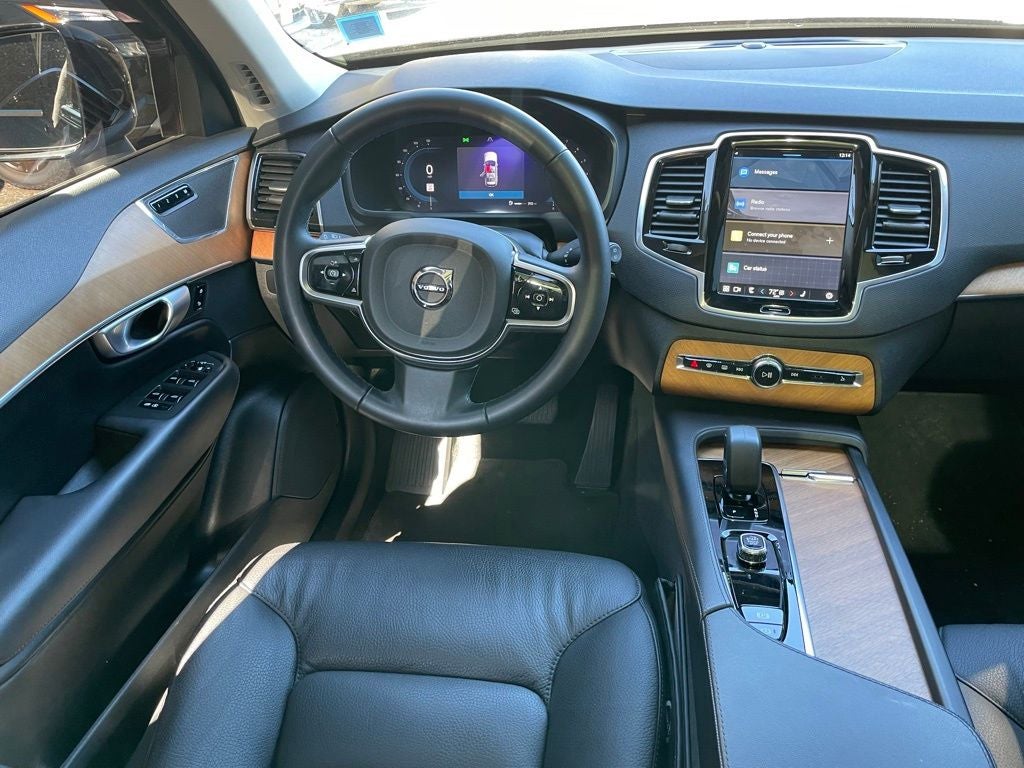 2024 Volvo XC90 B5 Plus