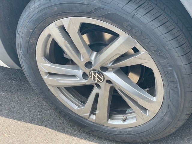 2024 Volkswagen Atlas Cross Sport 2.0T SEL R-Line