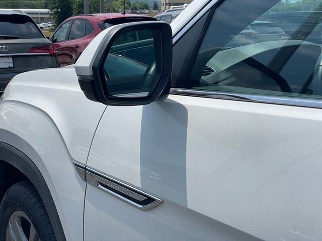 2024 Volkswagen Atlas Cross Sport 2.0T SEL R-Line